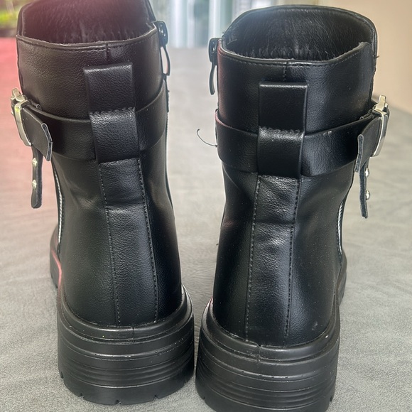 Black leather combat boots - Picture 3 of 6